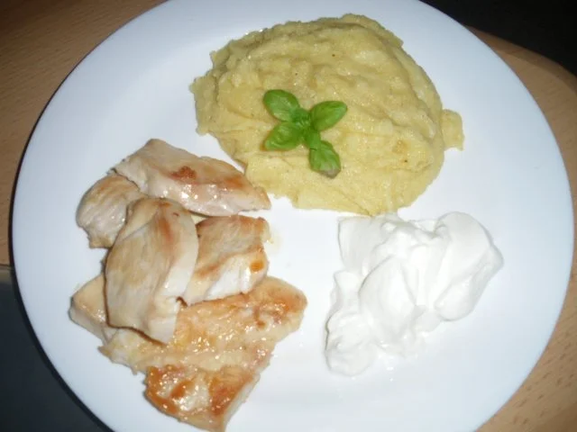 Rezept: Hühnchen mit Polenta und Schmand Hühnchen mit Polenta und Schmand - Rezept