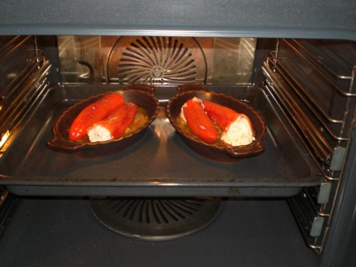 Spitzpaprika gefüllt mit Schafskäse - einfach - von Oparoli