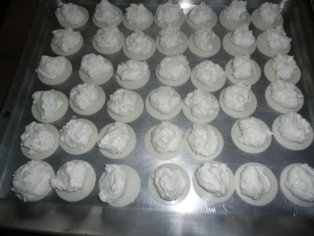 Weihnachtsgebäck : Kokos - Plätzchen  mit einem Hauch Zitrone ! ca.75 - Rezept - Bild Nr. 2