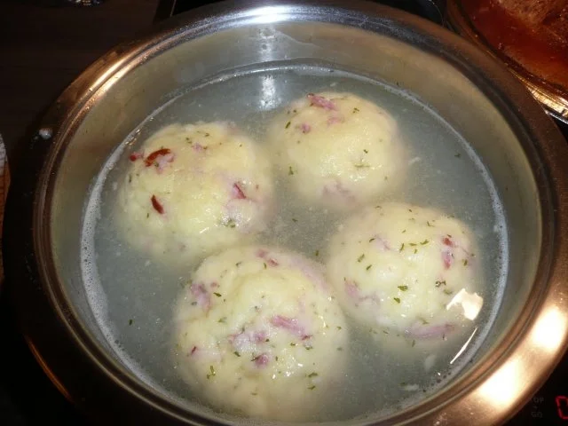 Kartoffelknödel Variation & Bratenfleisch & Feldsalat - Rezept - Bild Nr. 5