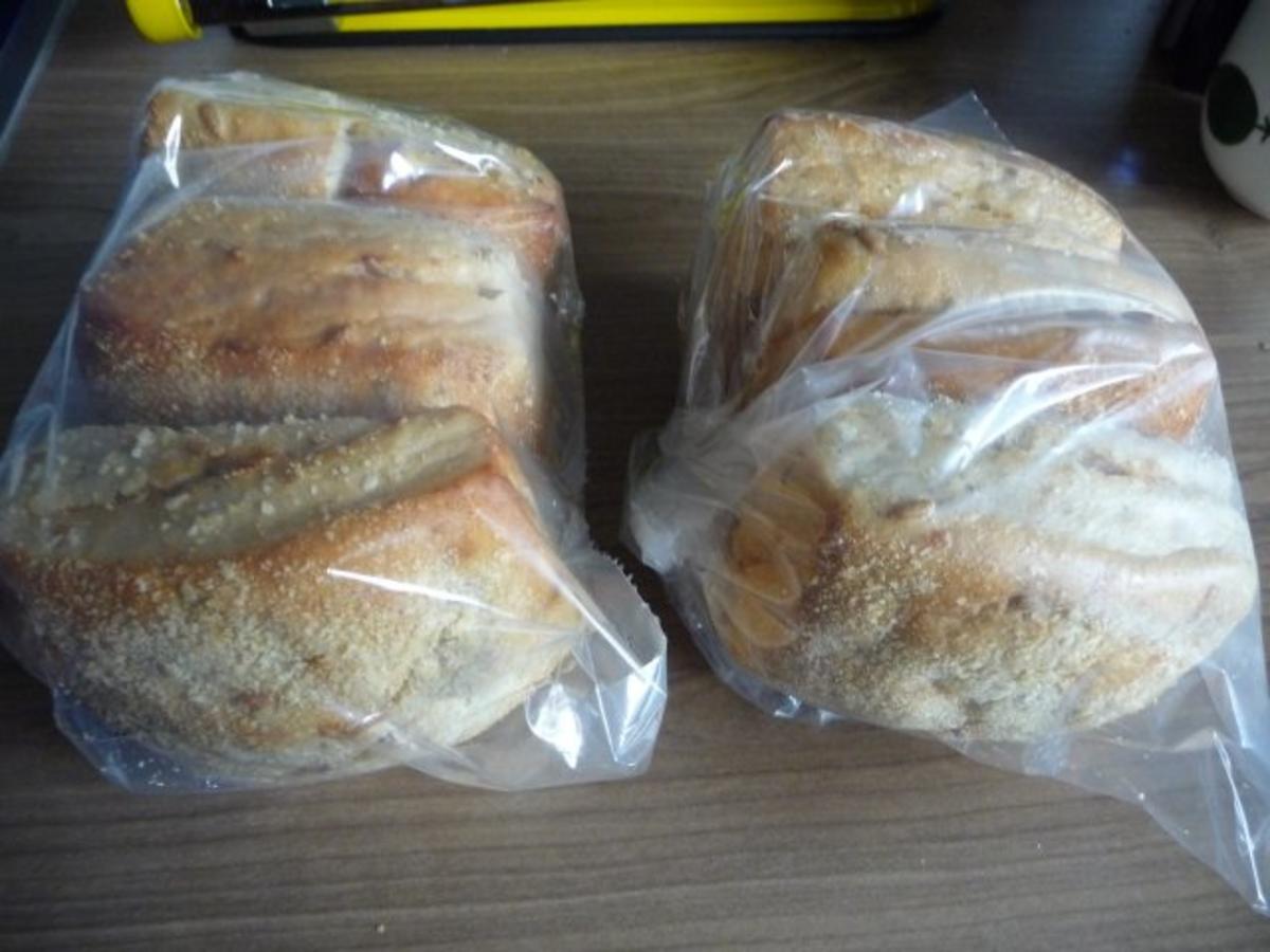 Brot & Brötchen : Meine Zwiebel - Kartoffelbrötchen...mal wieder einfach drauf los... - Rezept - Bild Nr. 2