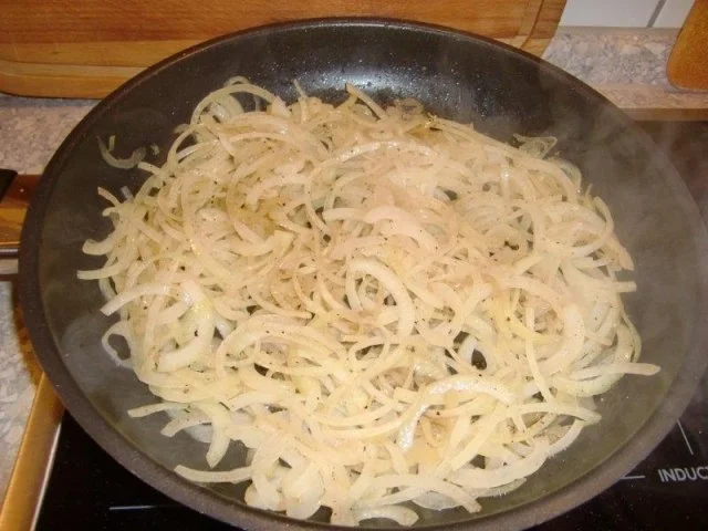 Rezept: Schweinefilet mit gerösteten Zwiebeln und Champignons à la Heiko Bild Nr. 3 Schweinefilet mit gerösteten Zwiebeln und Champignons à la Heiko - Rezept - Bild Nr. 3