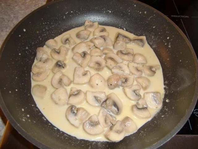 Rezept: Schweinefilet mit gerösteten Zwiebeln und Champignons à la Heiko Bild Nr. 6 Schweinefilet mit gerösteten Zwiebeln und Champignons à la Heiko - Rezept - Bild Nr. 6