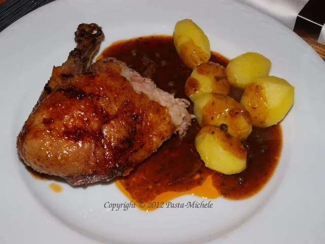 Entenbraten mit Pfeffer-Rotweinsauce - Rezept