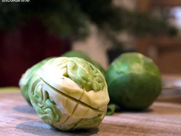 Schweinefilet mit beschwipstem Trockenobst, Spätzle und Rosenkohl - Rezept - Bild Nr. 7