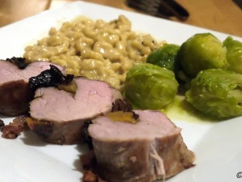 Schweinefilet mit beschwipstem Trockenobst, Spätzle und Rosenkohl - Rezept - Bild Nr. 16