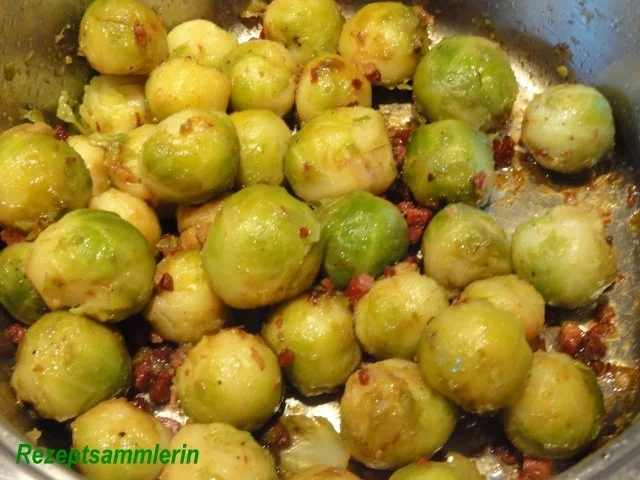 Rezept: Gemüse: ROSENKOHL in Schinkenwürfel Gemüse: ROSENKOHL in Schinkenwürfel - Rezept