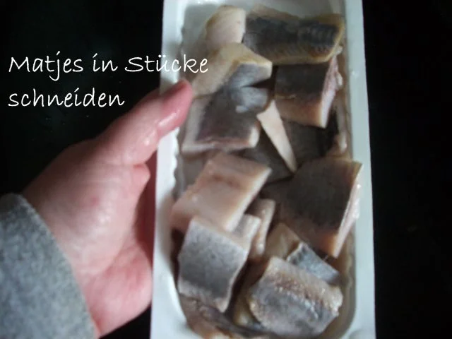 Gabelbissen  -  Matjesfilet in Öl - Rezept - Bild Nr. 5