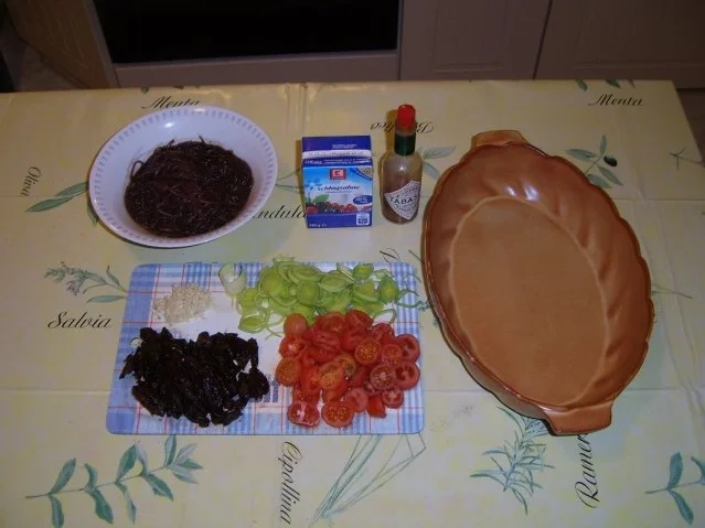 Rezept: Pflaumen-Hühnchen mit Glasnudeln als Auflauf Bild Nr. 9 Pflaumen-Hühnchen mit Glasnudeln als Auflauf - Rezept - Bild Nr. 9