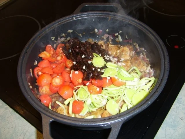 Rezept: Pflaumen-Hühnchen mit Glasnudeln als Auflauf Bild Nr. 11 Pflaumen-Hühnchen mit Glasnudeln als Auflauf - Rezept - Bild Nr. 11