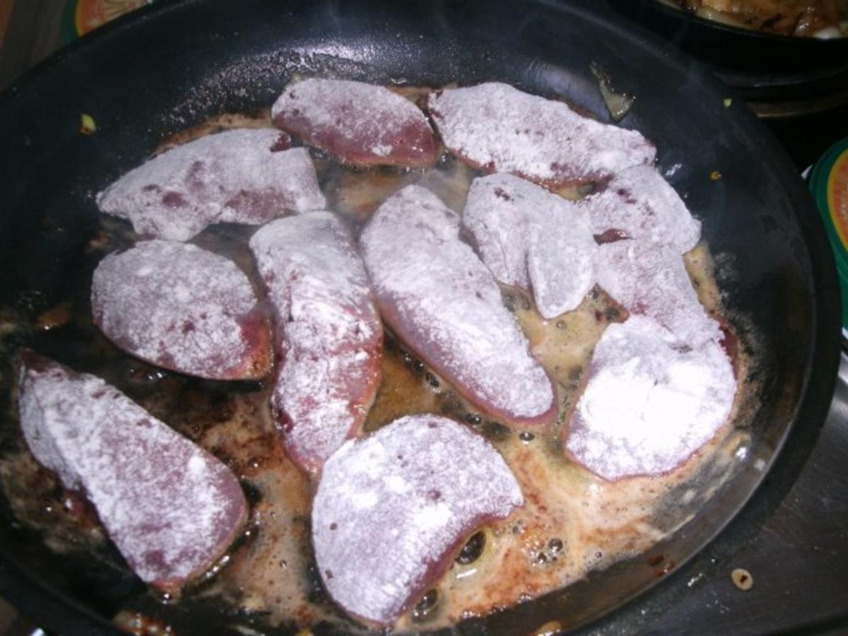 Kartoffelbrei mit Leber und Zwiebelringen - Rezept - Bild Nr. 7