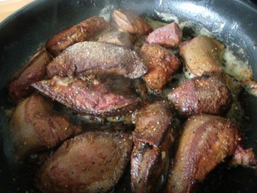 Kartoffelbrei mit Leber und Zwiebelringen - einfach - 49 kcal/100g