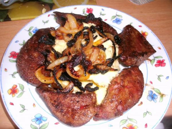 Kartoffelbrei mit Leber und Zwiebelringen - einfach - 49 kcal/100g