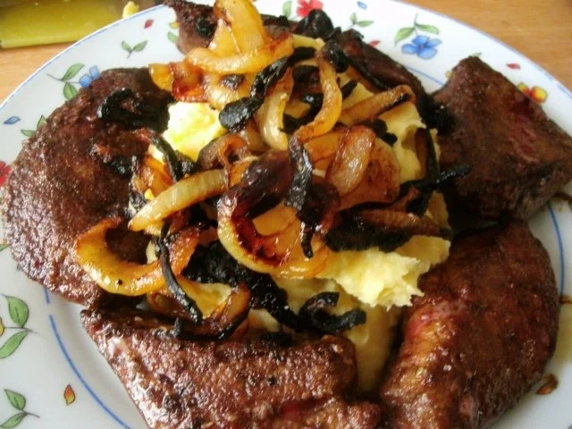 Rezept: Kartoffelbrei mit Leber und Zwiebelringen Bild Nr. 12 Kartoffelbrei mit Leber und Zwiebelringen - Rezept - Bild Nr. 12