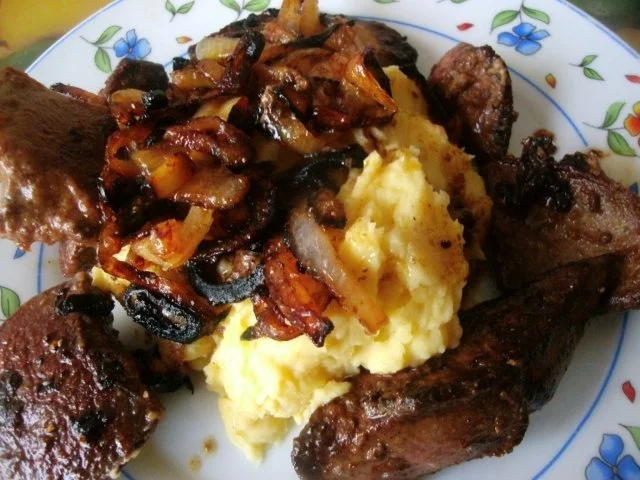 Rezept: Kartoffelbrei mit Leber und Zwiebelringen Bild Nr. 13 Kartoffelbrei mit Leber und Zwiebelringen - Rezept - Bild Nr. 13