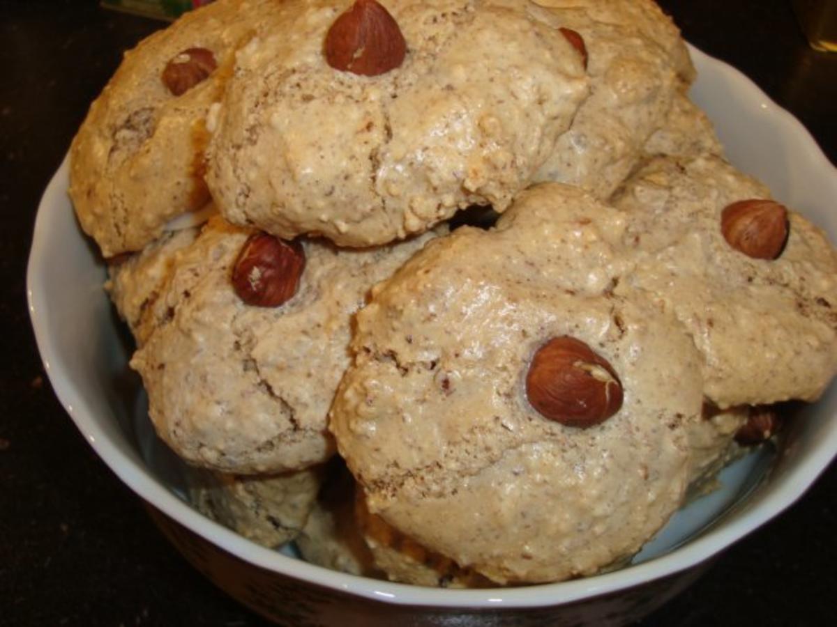 Haselnußmakronen mit Schuß - Rezept mit Bild - kochbar.de