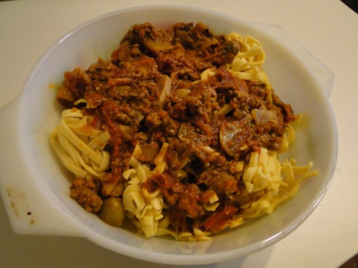 Gratinierte Tagliatelle mit Schafskäse und Soße Bolognese - Rezept - Bild Nr. 2