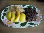 Rezept: Gerichte aus der Kindheit : Tote Oma ;-) Blutwurst mit Sauerkraut und Kartoffeln Gerichte aus der Kindheit : Tote Oma ;-) Blutwurst mit Sauerkraut und Kartoffeln - Rezept