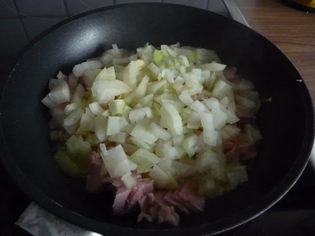 Rezept: Gerichte aus der Kindheit : Tote Oma ;-) Blutwurst mit Sauerkraut und Kartoffeln Bild Nr. 2 Gerichte aus der Kindheit : Tote Oma ;-) Blutwurst mit Sauerkraut und Kartoffeln - Rezept - Bild Nr. 2