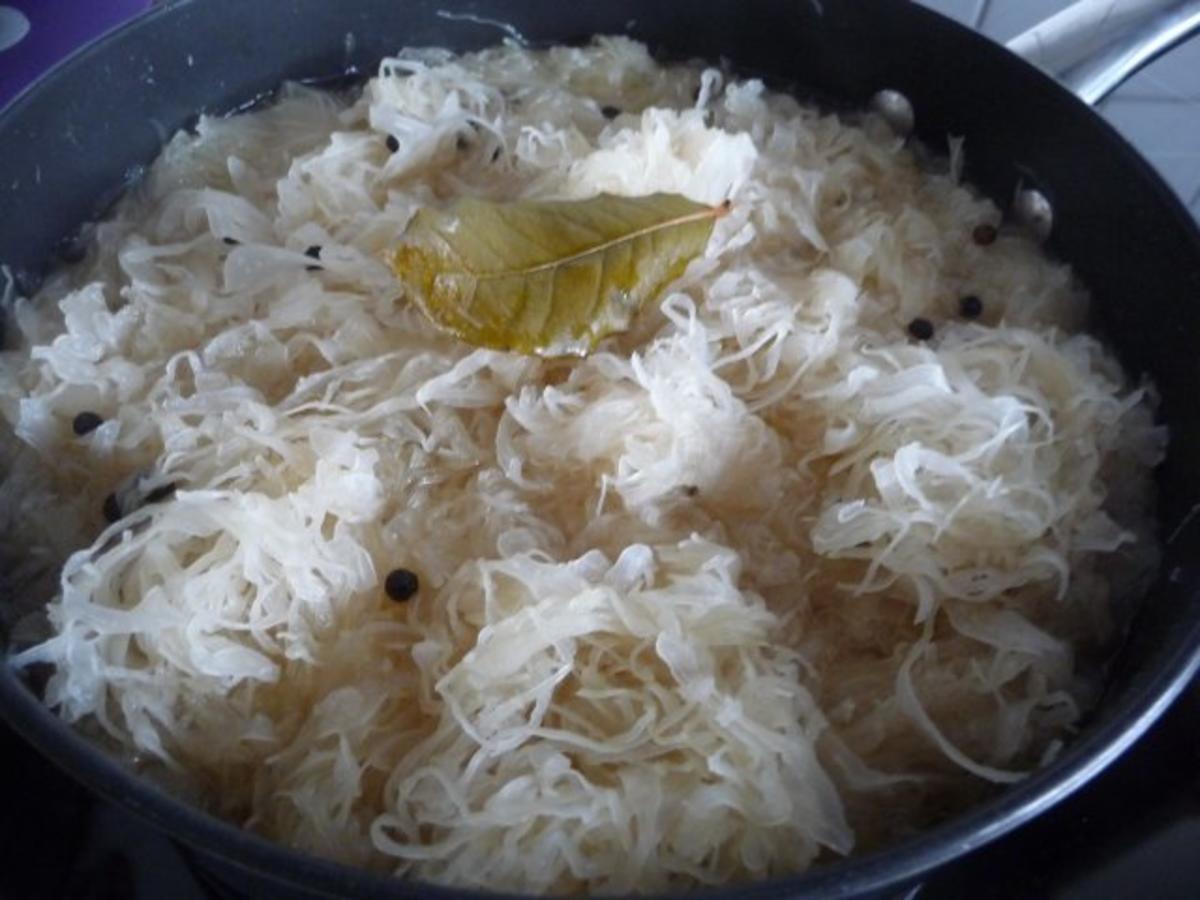 Gerichte aus der Kindheit : Tote Oma ;-) Blutwurst mit Sauerkraut und Kartoffeln - Rezept - Bild Nr. 3