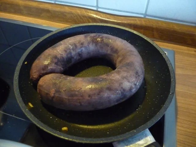 Rezept: Gerichte aus der Kindheit : Tote Oma ;-) Blutwurst mit Sauerkraut und Kartoffeln Bild Nr. 6 Gerichte aus der Kindheit : Tote Oma ;-) Blutwurst mit Sauerkraut und Kartoffeln - Rezept - Bild Nr. 6