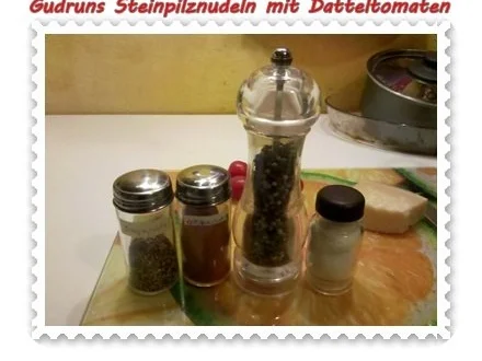 Rezept: Nudeln: Steinpilznudeln mit Datteltomaten, Speck und Parmesan Bild Nr. 4 Nudeln: Steinpilznudeln mit Datteltomaten, Speck und Parmesan - Rezept - Bild Nr. 4