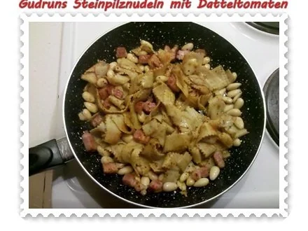 Rezept: Nudeln: Steinpilznudeln mit Datteltomaten, Speck und Parmesan Bild Nr. 5 Nudeln: Steinpilznudeln mit Datteltomaten, Speck und Parmesan - Rezept - Bild Nr. 5