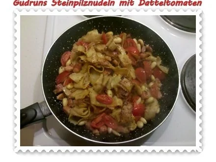 Rezept: Nudeln: Steinpilznudeln mit Datteltomaten, Speck und Parmesan Bild Nr. 6 Nudeln: Steinpilznudeln mit Datteltomaten, Speck und Parmesan - Rezept - Bild Nr. 6