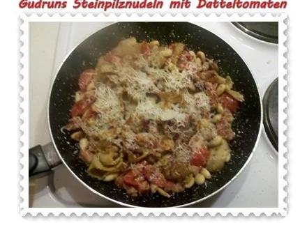 Rezept: Nudeln: Steinpilznudeln mit Datteltomaten, Speck und Parmesan Bild Nr. 7 Nudeln: Steinpilznudeln mit Datteltomaten, Speck und Parmesan - Rezept - Bild Nr. 7