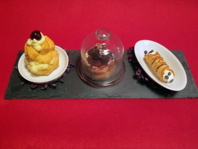 Rezept: Tiramisu, Bigné alla crema zuppa-inglese e Cannolo siciliano Tiramisu, Bigné alla crema zuppa-inglese e Cannolo siciliano - Rezept