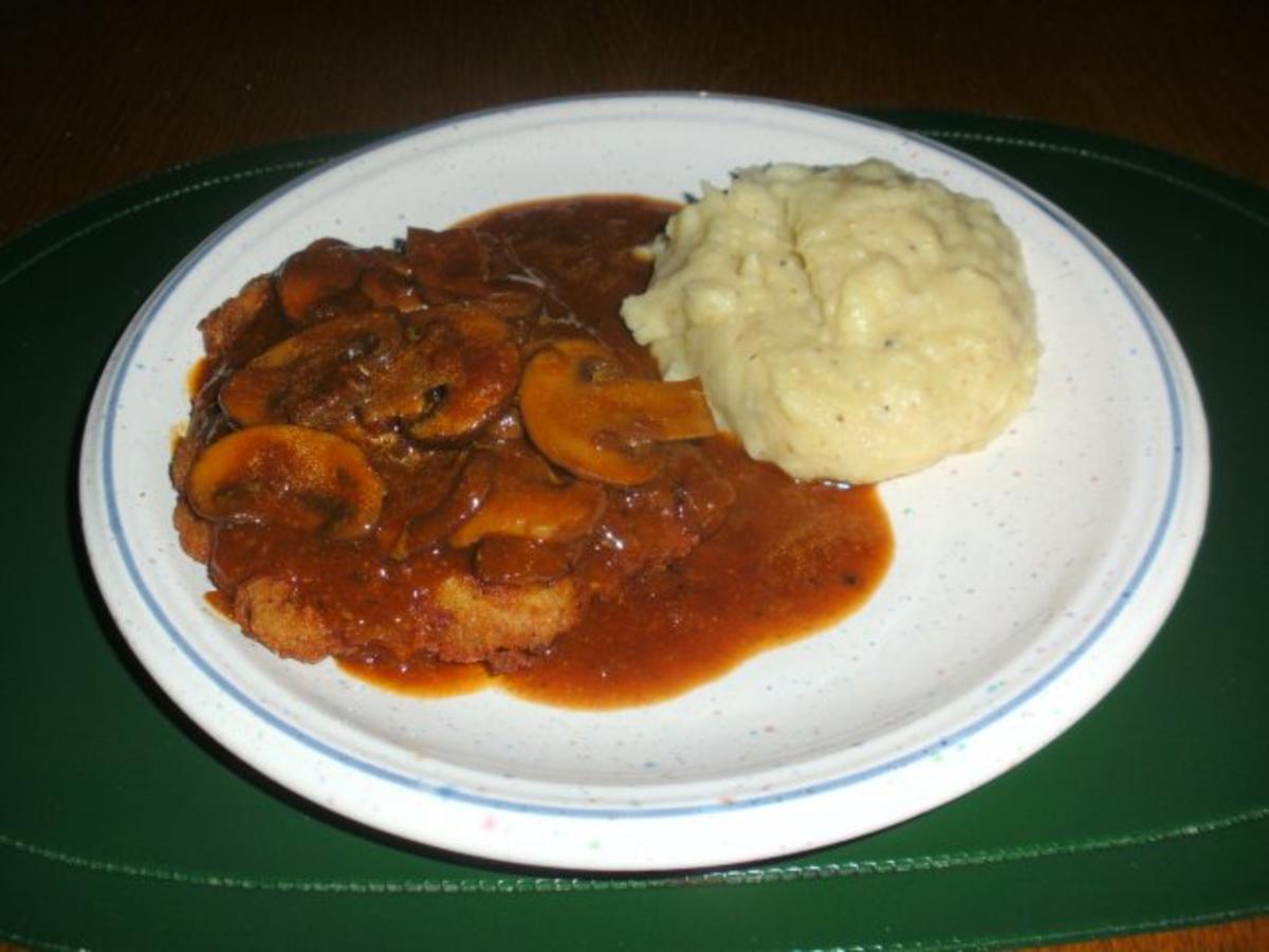 Jägerschnitzel mit Kartoffelpüree - Rezept - kochbar.de