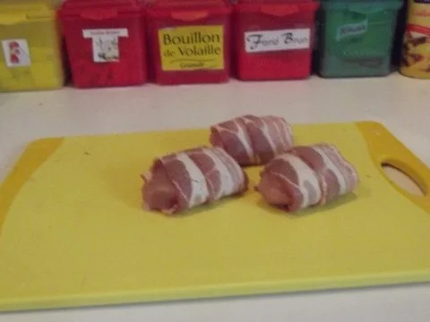 Geflügelbrüstli im "Schlafrock" mit Rotkraut und Rosenkohl - Rezept - Bild Nr. 2