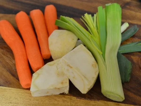 klare Rinder Consommé - Rezept - Bild Nr. 2