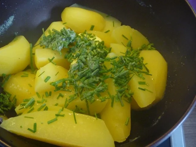 Schwein : Gebratene Jagdwurst - Sauerkraut und selbstgemachtes Kartoffelpüree - Rezept - Bild Nr. 5