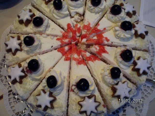 Rezept: Weihnachtstorte Bild Nr. 2 Weihnachtstorte - Rezept - Bild Nr. 2