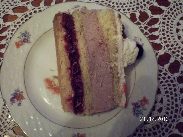 Rezept: Weihnachtstorte Bild Nr. 3 Weihnachtstorte - Rezept - Bild Nr. 3