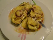 Gurke gefüllt mit Hack und mit Käse leicht überbacken - Rezept