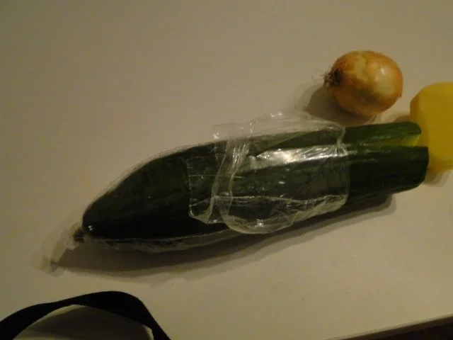 Gurke gefüllt mit Hack und mit Käse leicht überbacken - Rezept - Bild Nr. 2