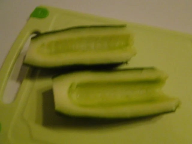 Gurke gefüllt mit Hack und mit Käse leicht überbacken - Rezept - Bild Nr. 3