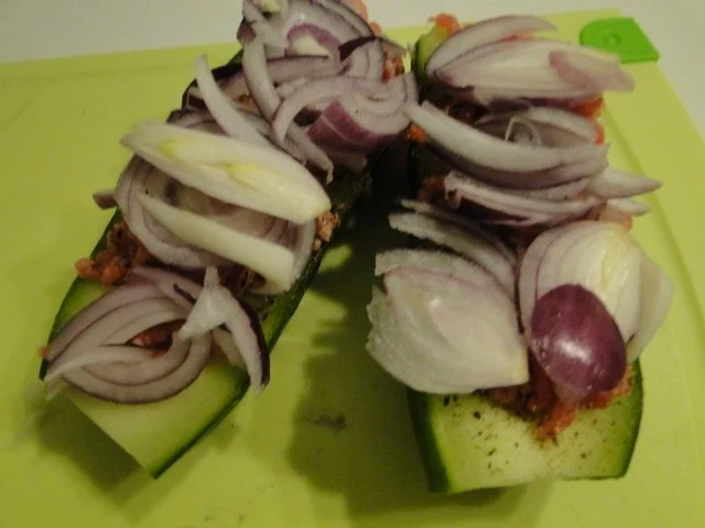 Gurke gefüllt mit Hack und mit Käse leicht überbacken - Rezept - Bild Nr. 5