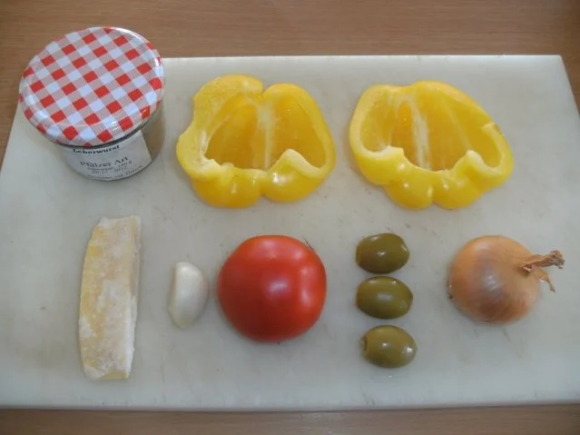 Hauptgericht: Paprika mit Leberwurst gefüllt und überbacken - Rezept - Bild Nr. 2