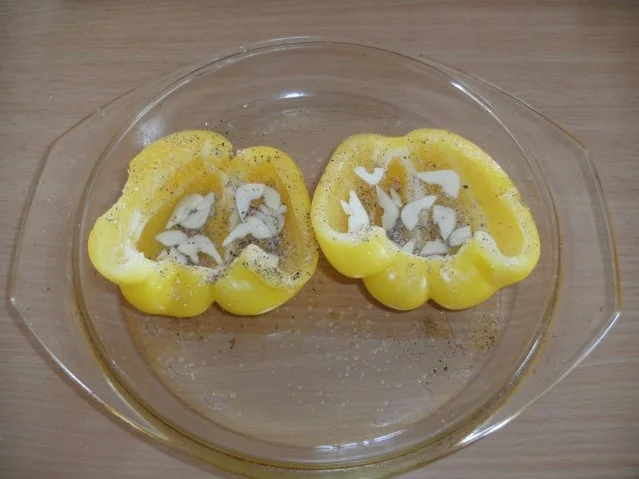 Hauptgericht: Paprika mit Leberwurst gefüllt und überbacken - Rezept - Bild Nr. 3