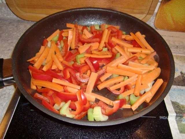 Rezept: Fleischlose Gemüse Pfanne Bild Nr. 7 Fleischlose Gemüse Pfanne - Rezept - Bild Nr. 7