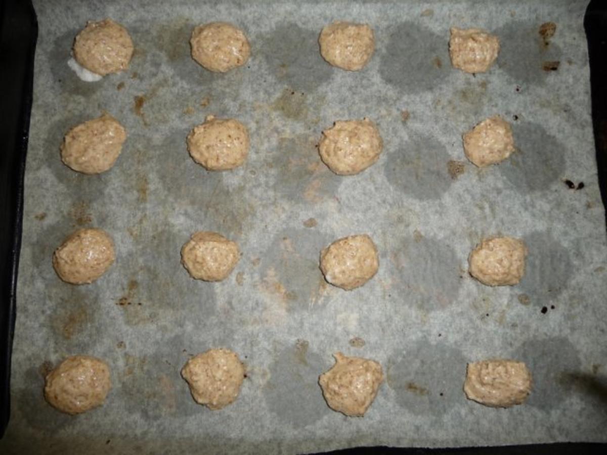 Mandelmakronen ergibt ca. 40 Stück - Rezept mit Bild