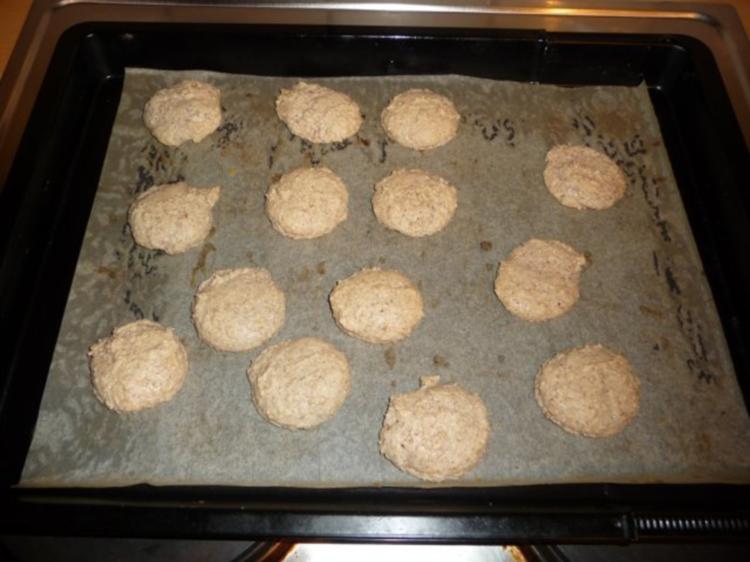 Mandelmakronen ergibt ca. 40 Stück - Rezept mit Bild Mandelmakronen ergibt ca. 40 Stück - Rezept mit Bild