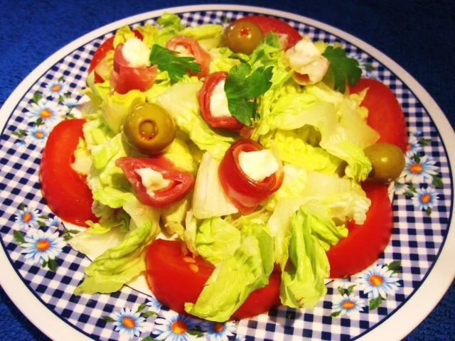 Römersalat mit Serrano-Röllchen ... - Rezept