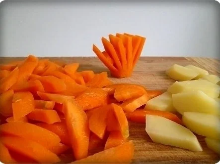 Weihnachtliche Hühnersuppe mit Nestnudeln - Rezept - Bild Nr. 5