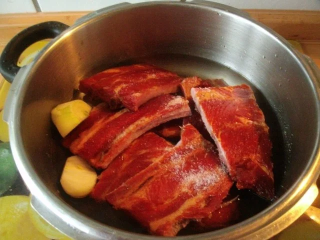 Rosenkohleintopf mit geräucherten Rippchen - Rezept - Bild Nr. 2