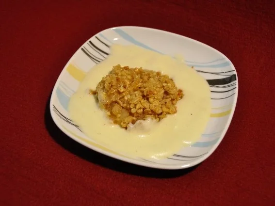 Apfel-Crumble mit Vanillesoße - Rezept