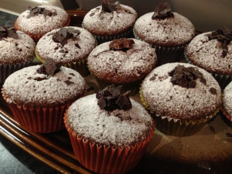 Schoko Muffins mit cremigen Kern - Rezept - kochbar.de